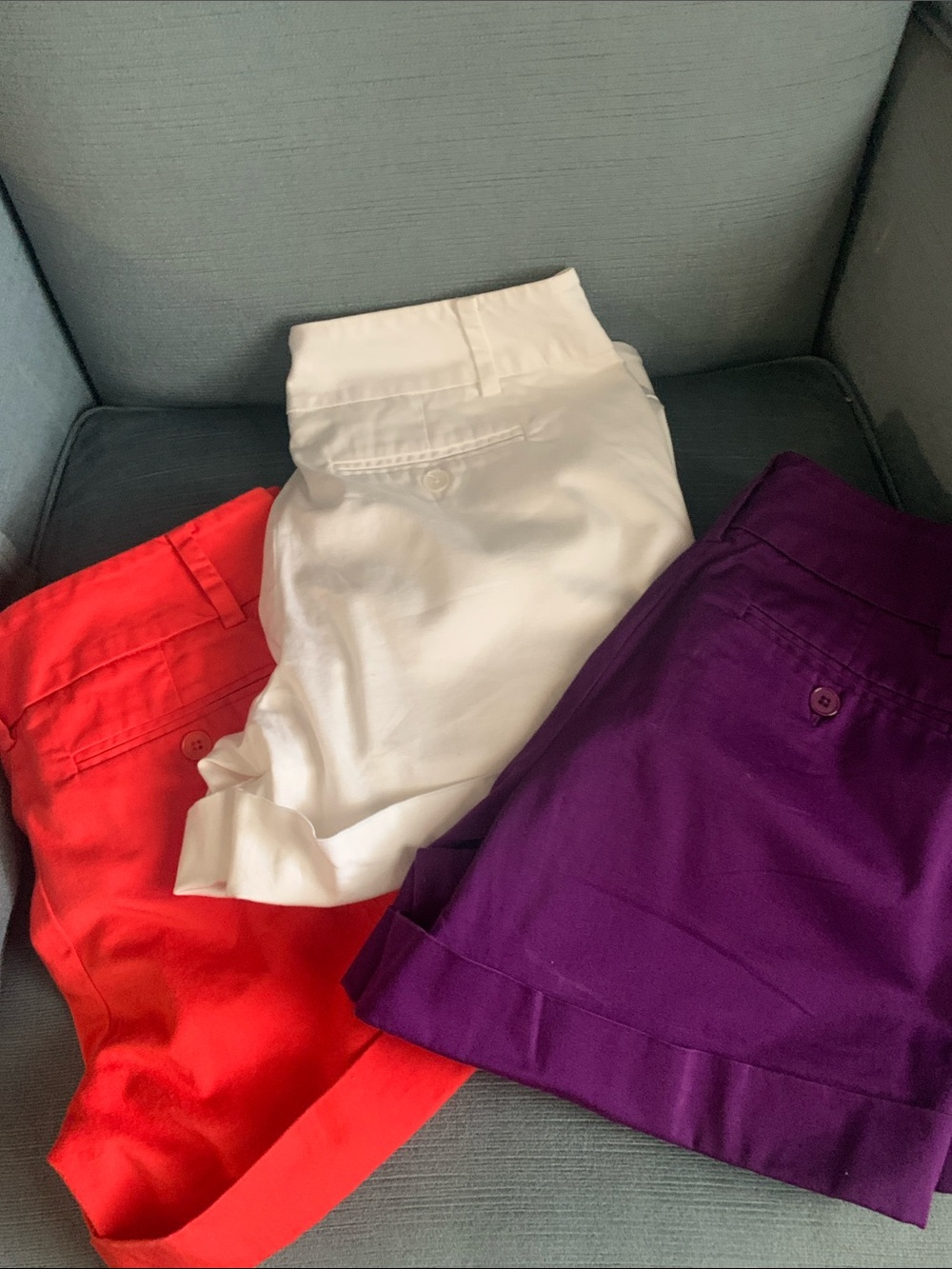 NY&Co 3 Pr Purple,White,Red-Orange Classic 4” Style Cuffed Shorts Size 6 NWOT